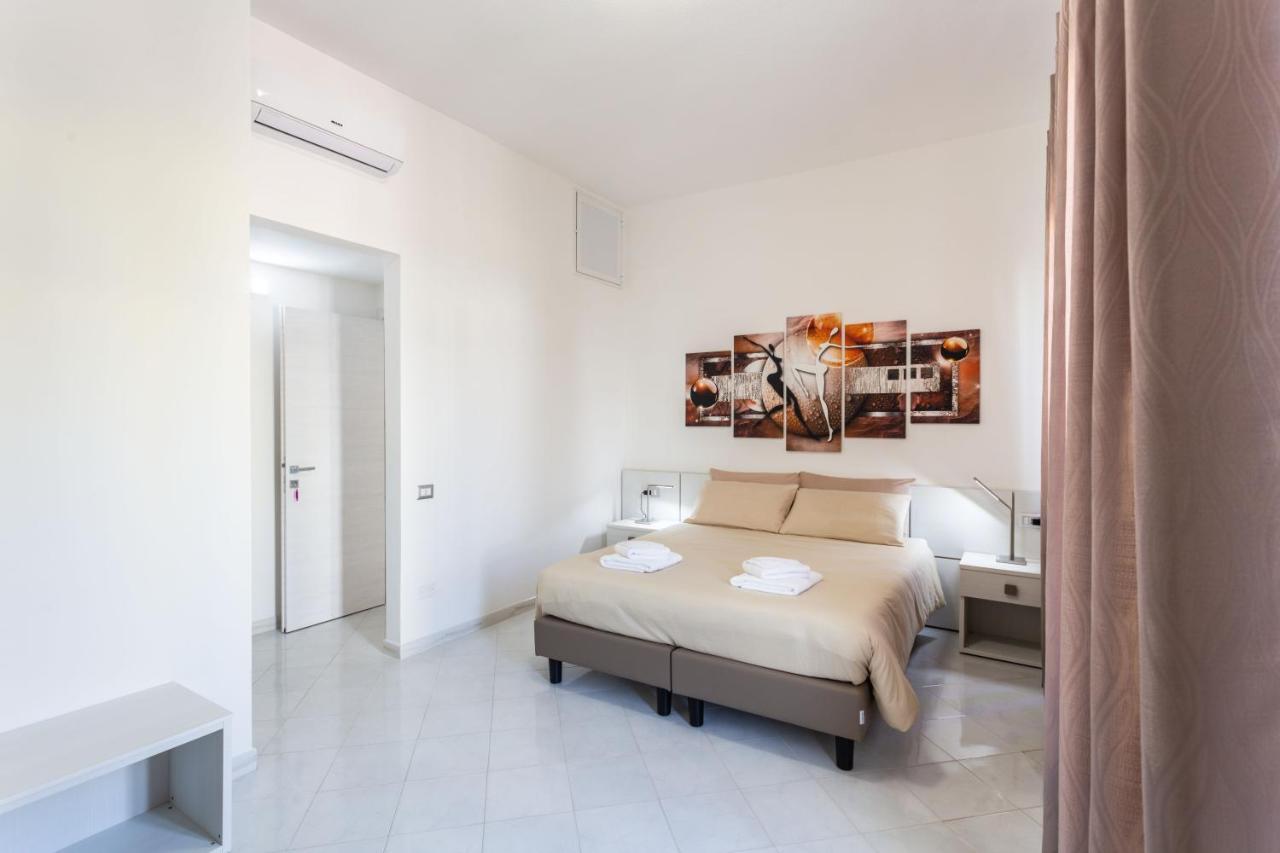 Nue Rooms Кальярі Екстер'єр фото