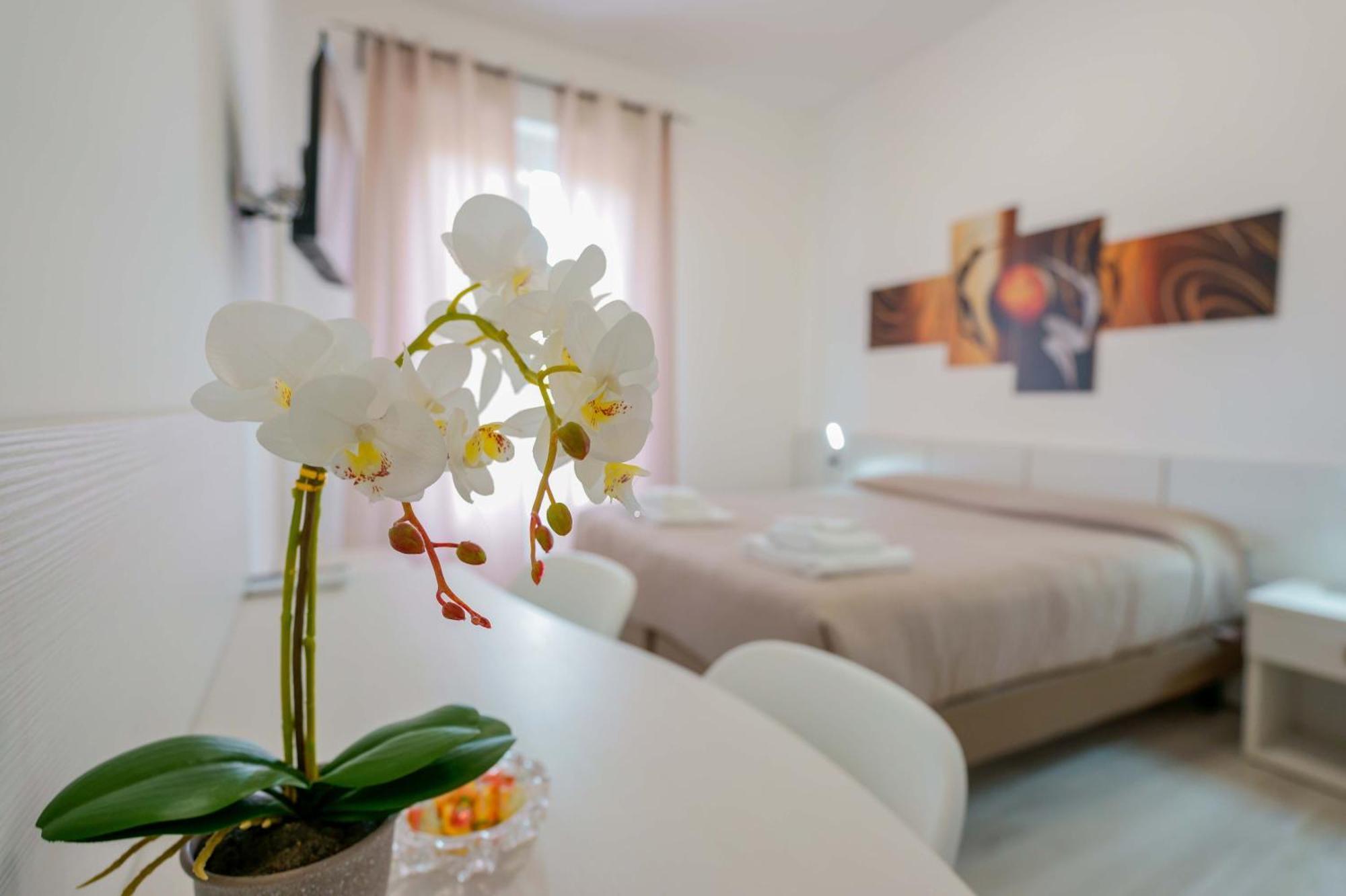 Nue Rooms Кальярі Екстер'єр фото