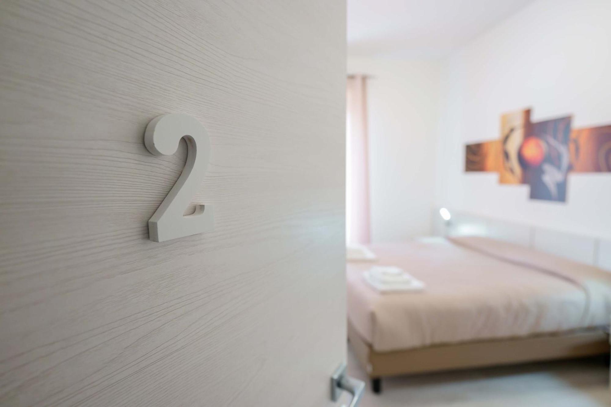 Nue Rooms Кальярі Екстер'єр фото